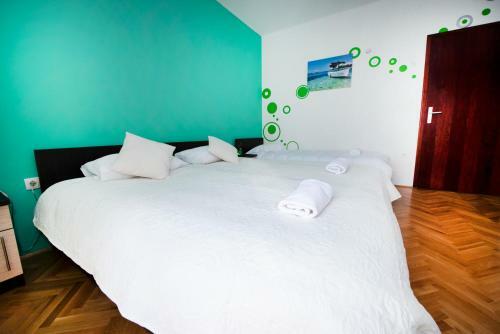 Hostal Mareta Guesthouse