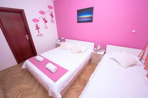 Hostal Mareta Guesthouse