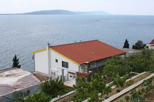 Apartment Drvenik Gornja Vala 4890a