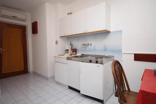 Apartment Vrboska 8748a