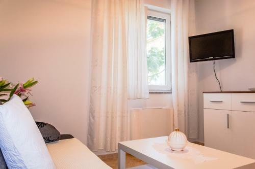Kaja Apartments