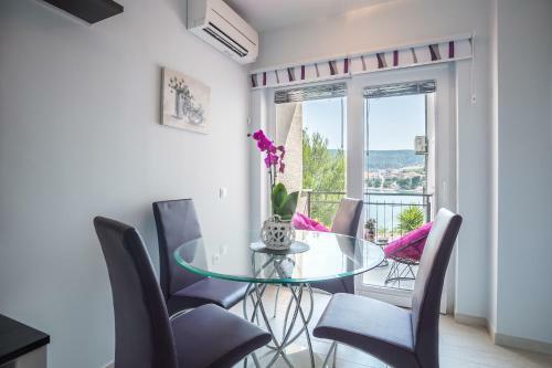 Hostal Apartments Pera