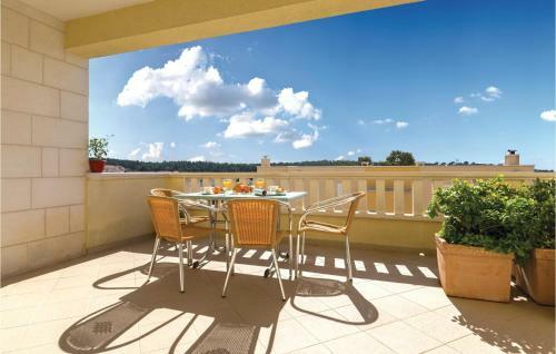 Apartment Makarska *x *