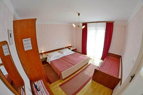 Hostal Apartment And Rooms Ru?a