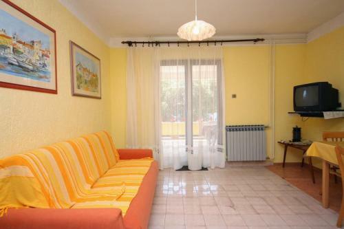 Apartments With A Parking Space Krk - 418