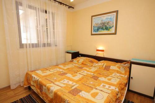 Apartments With A Parking Space Krk - 418
