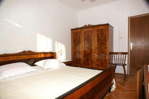 Apartment Rogoznica 4313a