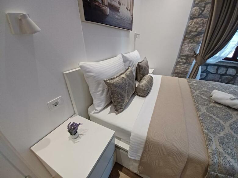 Hostal Placeta Apartments
