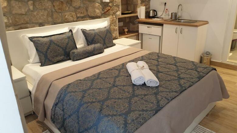 Hostal Placeta Apartments