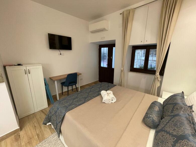 Hostal Placeta Apartments