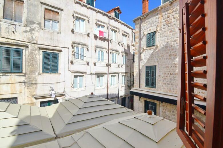 Hostal Placeta Apartments