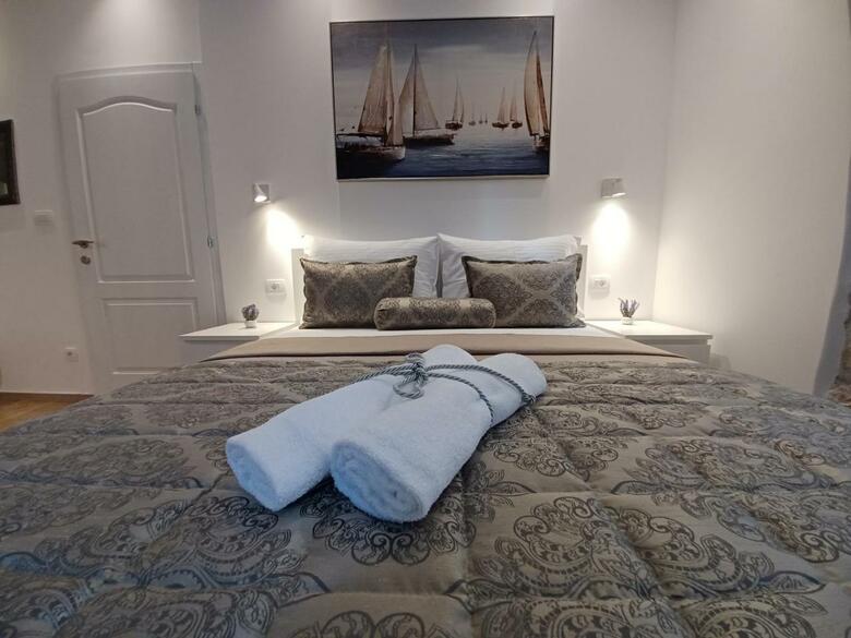 Hostal Placeta Apartments