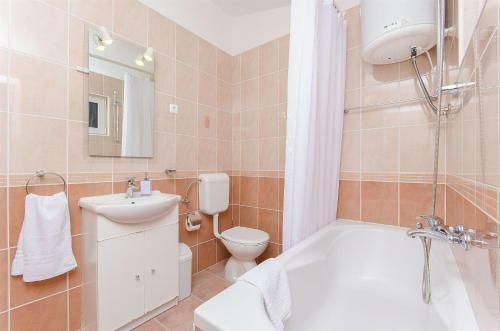 Hostal Apartments Kunac
