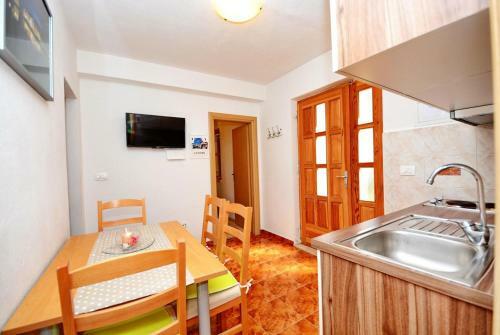 Apartment Kastel Stafilic 11539a