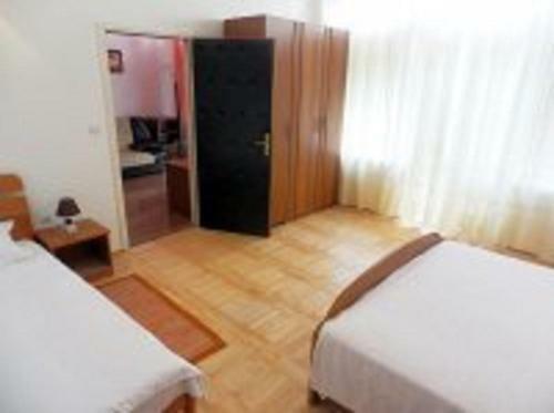 Hostal Apartments Nena