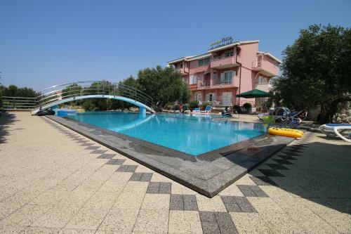 Apartments Marini?