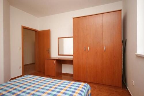 Apartment Novigrad 7017b