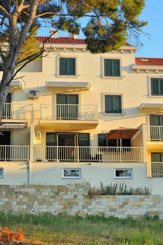 Apartments Barbara Sutivan