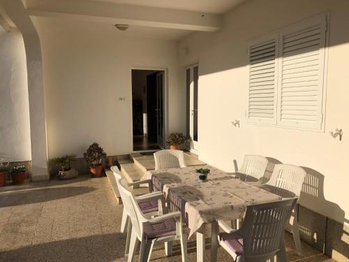 Apartment Kampor 11