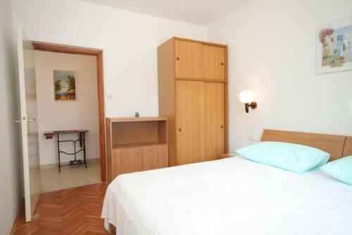 Apartment Mali Losinj 2485a