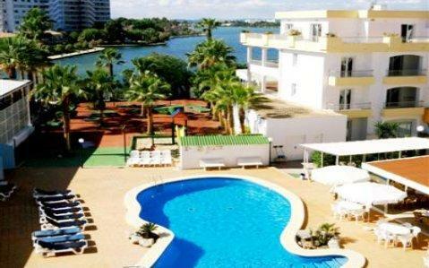 Apartamentos El Lago