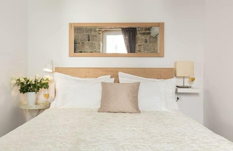 Hostal Guest House Maris
