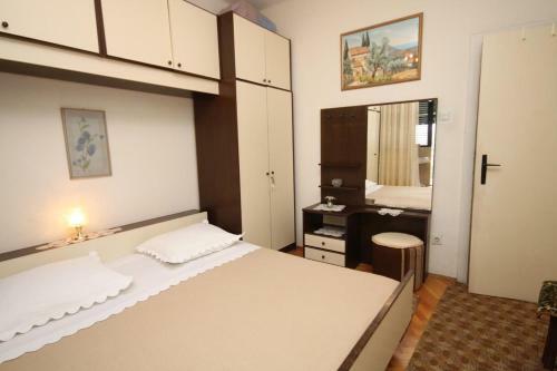 Apartment Podgora 6670a