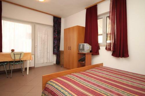 Apartment Zambratija 6997a