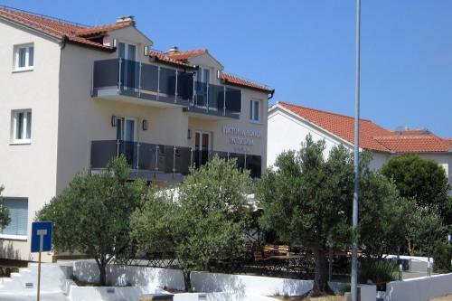 Viktoria Lodge Bed And Breakfast