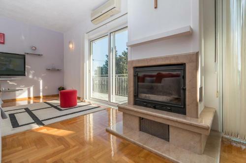Apartment Kastel Kambelovac 11678a