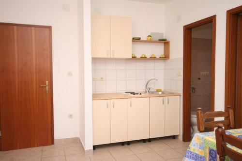 Apartment Orebic 266b