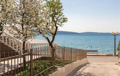 Apartment Kastel Kambelovac With Bath