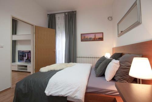 City Lights Apartment