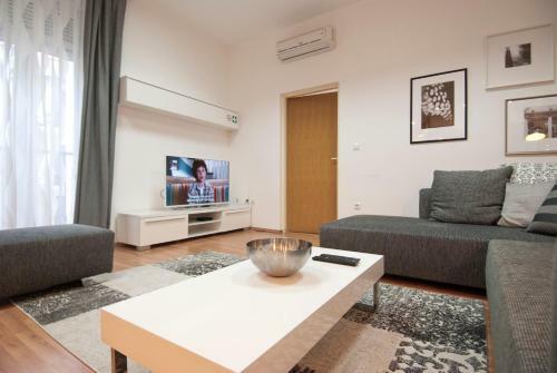 City Lights Apartment