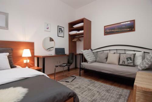 City Lights Apartment