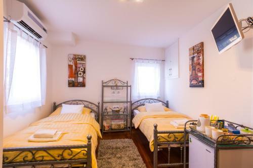 Apartments And Rooms Villa Erede