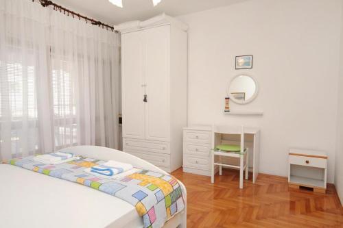 Apartments With A Parking Space Vodice - 5890