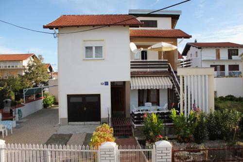 Apartments With A Parking Space Vodice - 5890