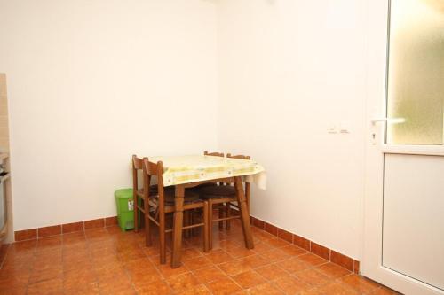 Apartments With A Parking Space Hvar - 5719