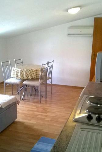 Apartments With A Parking Space Vodice - 4170