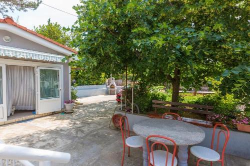 Apartment In Selce 5856