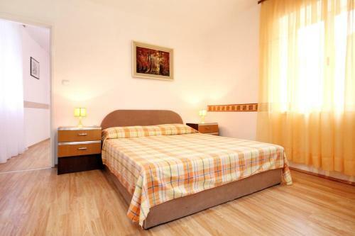 Apartment Kastel Stafilic 8678b