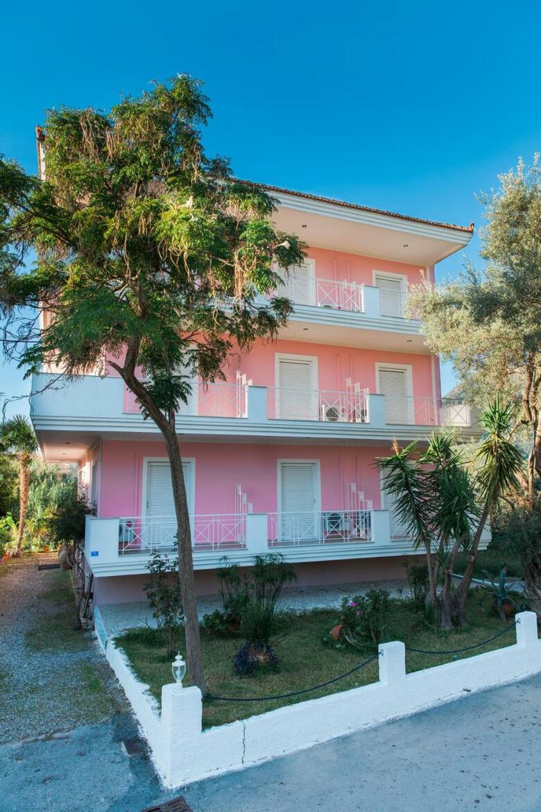 Hotel Cosmopol Studios