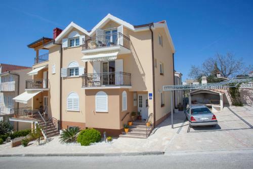 Hostal Apartments Matea