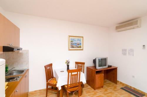 Apartments Kusalo