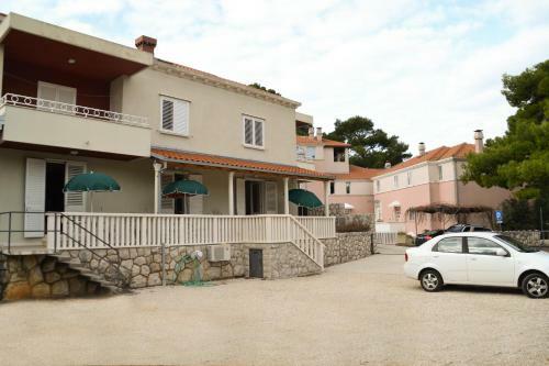 Apartments Kusalo