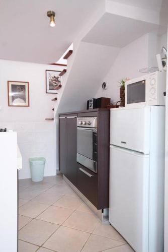 Apartments With A Parking Space Hvar - 8791