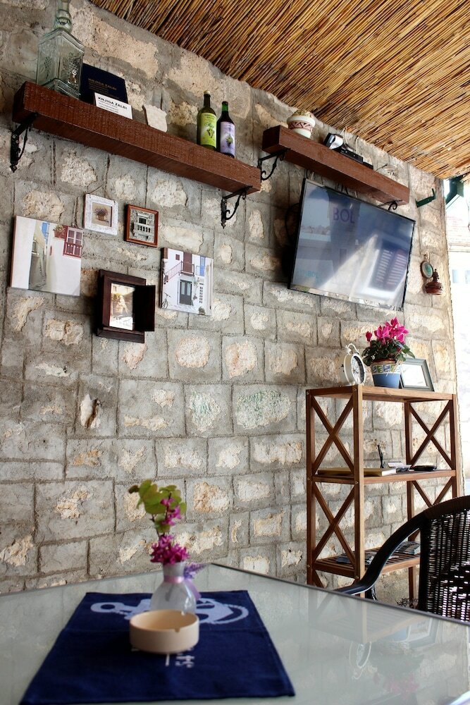 Hostal Pansion Ivan & Ivana