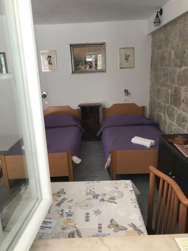 Hostal Guesthouse Luna
