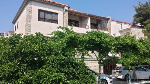Hostal Rooms Krni?